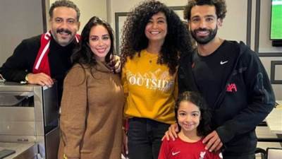 بسنت شوقي ومحمد فراج يلتقيان بمحمد صلاح بعد مباراته مع مانشستر سيتي