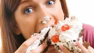 ماذا تعرف عن اضطراب نهم الطعام؟.. أكل بدون سيطرة