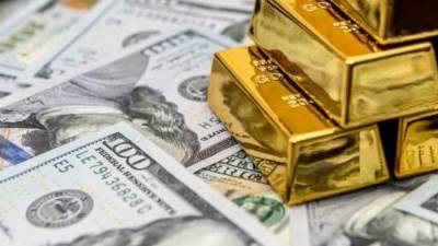 انخفض 1٪ .. تراجع جديد للذهب أمام صعود الدولار