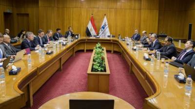 جلسات نقاشية دورية مع ميرسك وسيمنز للطاقة حول مشروعات الوقود الأخضر