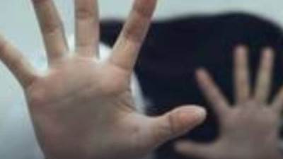 سيدة تتهم طبيب نساء شهيرًا باغتصابها تحت تأثير المخدر في مدينة نصر