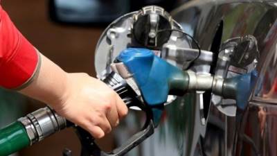 الحكومة تقرر تثبيت أسعار الوقود في مصر لمدة 3 أشهر