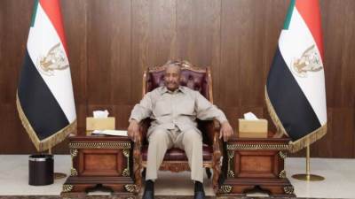 البرهان يتسلم رسالة خطية من رئيس جمهورية جنوب السودان