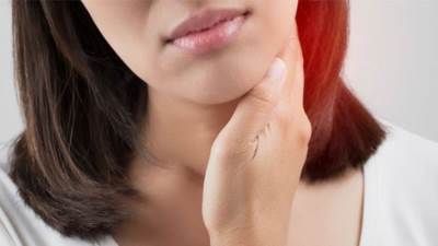 التهاب الغدة الدرقية يهاجم النساء بصفة خاصة.. لماذا؟