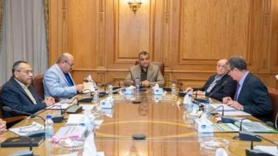 "وزير للإنتاج الحربي" يبحث مستجدات مشروعات شركتي أبو زعبل والإنتاج الحربى