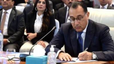 رئيس الوزراء: لا توجد جهة بالدولة تفرض رسوما جديدة إلا بالرجوع للحكومة