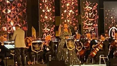 بفستان من الكريستال.. إيناس عز الدين تتألق بحفل مهرجان الموسيقى العربية