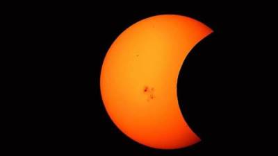 قرار عاجل من التعليم لحماية طلاب المدارس من كسوف الشمس غدا