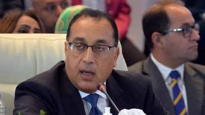 رئيس الوزراء للمصريين: انتظروا شهرين للخروج من الأزمة 