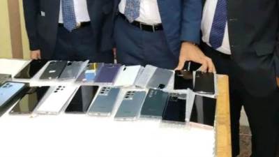 جمارك مطار القاهرة الدولي تضبط محاولة تهريب عدد من الهواتف المحمولة