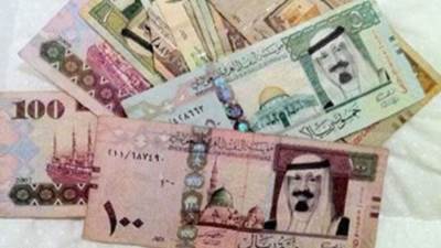 الريال السعودي يكسر حاجز 6 جنيهات بعد رفع أسعار الفائدة