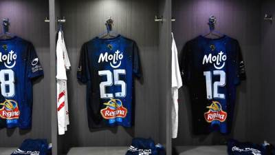 الأزرق يزين غرفة ملابس الزمالك قبل مواجهة الأهلى بالسوبر