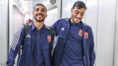 حافلة الأهلي تصل ملعب هزاع بن زايد لخوض مباراة السوبر أمام الزمالك