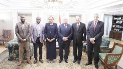 وزير التعليم العالي يلتقي نظيرته بغينيا لبحث آليات التعاون بين البلدين