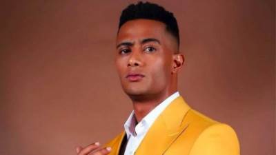 بغطاء الرأس.. محمد رمضان يثير الجدل فى حفله الجديد