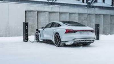 نصائح ذهبية للحفاظ على بطارية السيارة الكهربائية في الشتاء