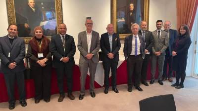 وزير التعليم يستعرض تقريرًا حول زيارة رئيس أكاديمية البحث العلمي للندن