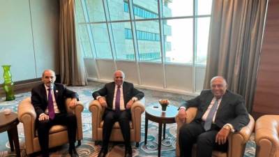 وزراء خارجية مصر والأردن والعراق يعقدون اجتماعا على هامش تحضيريات القمة العربية