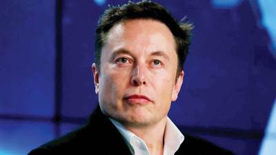 إيلون ماسك يحل مجلس إدارة تويتر.. ويصبح "المدير الوحيد" 