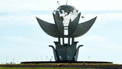 رئيس الوزراء يتابع أعمال تطوير ميدان السلام والمنطقة المحيطة