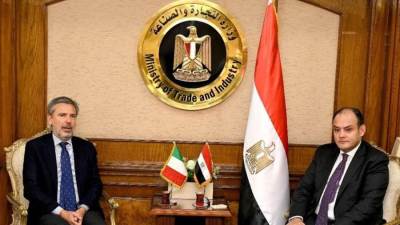 وزير التجارة والصناعة يبحث مع سفير إيطاليا بالقاهرة تنمية العلاقات