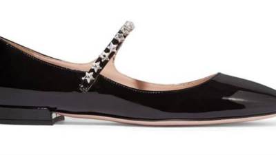 حذاء "ماري جين" نجم الموضة النسائية