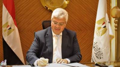 وزير التعليم العالي يعلن صدور قرارات جمهورية بتعيين قيادات جامعية جديدة