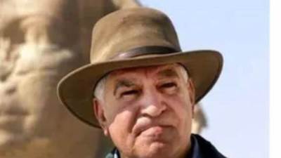 "بحجة إزعاج السياح".. زاهي حواس يثير زوبعة حول الأذان في مصر