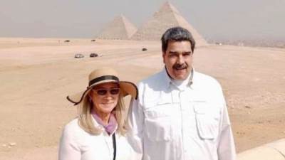 الأهرامات والمتحف المصري بالتحرير يستقبلان رئيس دولة فنزويلا وأسرته