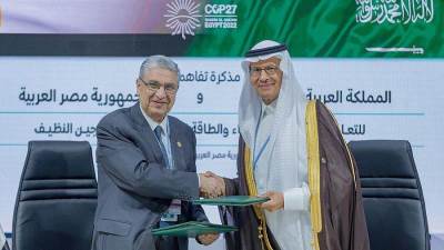 قمة المناخ.. المملكة ومصر توقعان تفاهم للتعاون في مجالات الكهرباء والهيدروجين النظيف