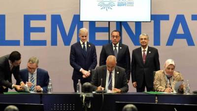 قمة المناخ.. مدبولى ونظيره النرويجى يشهدان توقيع بروتوكول تنفيذ أضخم مشروع لطاقة الرياح