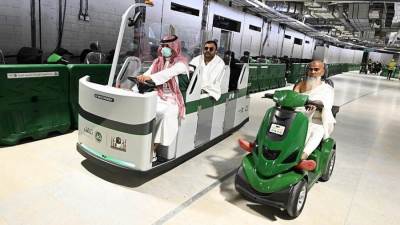 شؤون الحرمين توفر قاطرة كهربائية لنقل كبار السن وذوي الإعاقة خلال الطواف والسعي