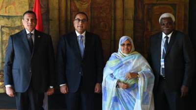 مدبولي يشهد توقيع تفاهم بشأن استضافة مصر أعمال الدورة العاشرة لقمة المدن الأفريقية 2025