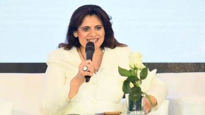 قمة المناخ.. وزيرة الهجرة: بحث تدريس علوم الروبوتات والذكاء الاصطناعي في المدارس