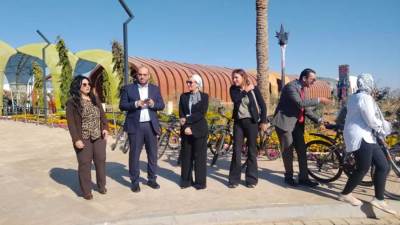 وزيرة البيئة تسلم جوائز للفائزين بمسابقة "صحتنا من صحة كوكبنا" دراجات هوائية