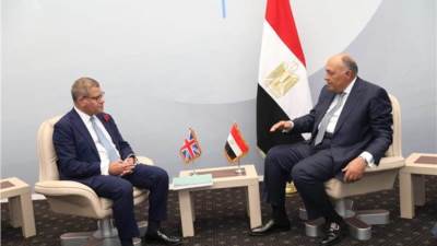 شكري يستقبل رئيس الدورة 26 لتغير المناخ على هامش قمة المناخ