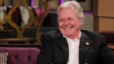 حسين فهمي: النقاب خطر على المجتمع 