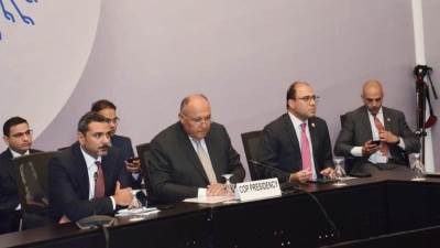 قمة المناخ.. سامح شكري رئيس مؤتمر COP27 يعقد حواراً مطولاً مع ممثلي السكان الأصليين والمجتمعات المحلية