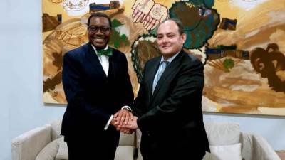 قمة المناخ| أحمد سمير يلتقي رئيس البنك الأفريقي للتنمية لاستعراض مشروعات وبرامج البنك الحالية والمستقبلية في مصر