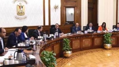 "مدبولي" يعقد اجتماعًا لبحث مستجدات تطوير مجمع الالمونيوم بنجع حمادى 