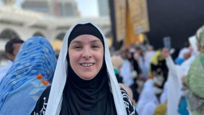 "عمرة من عند الله".. حنان شوقى تؤدى مناسك العمرة