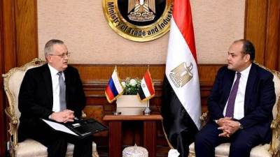 وزير التجارة يبحث مع السفير الروسي سبل التعاون الاقتصادي بين البلدين