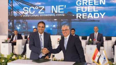 اقتصادية قناة السويس توقع مذكرات تفاهم لإعادة تدوير مخلفات المصانع واصدار شهادات الكربون