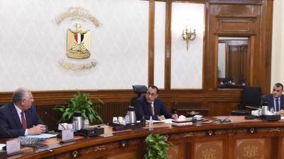 رئيس الوزراء يتابع مخططات تطوير حديقتي الحيوان والأورمان بالجيزة