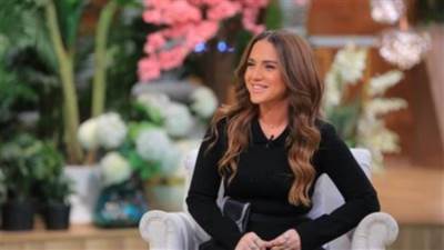 في خطوة لم يتوقعها احد.. حبيب رنا رئيس يطلب يدها علي الهواء