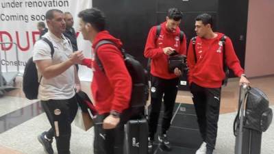 لحظة وصول منتخب مصر إلى القاهرة بعد الفوز على بلجيكا ودياً بالكويت