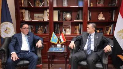 السفير الكازاخي يعرب عن رغبة بلاده في الاستفادة من الخبرات المصرية في مجالات الفندقة والضيافة