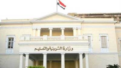 التعليم تعقد اجتماعاً مع المسئولين عن وضع أسئلة امتحانات الدبلومات الفنية 2023