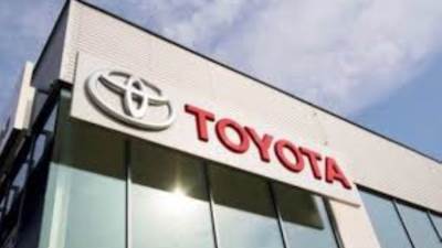 تويوتا تطلق أيقونتها Prius الهجين... إليك المواصفات