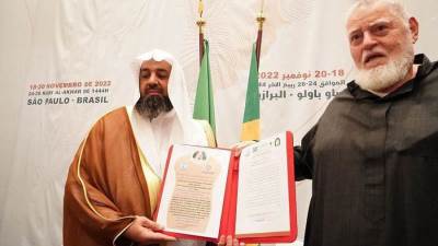 وزير الشؤون الإسلامية السعودي يحصل على درع الشخصية المؤثرة في التسامح والتصدي للكراهية لعام 2022